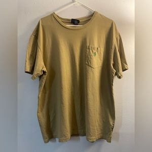 Polo Ralph Lauren Men’s Pocket T-Shirt Size: Large Color: Gold with Green Horse